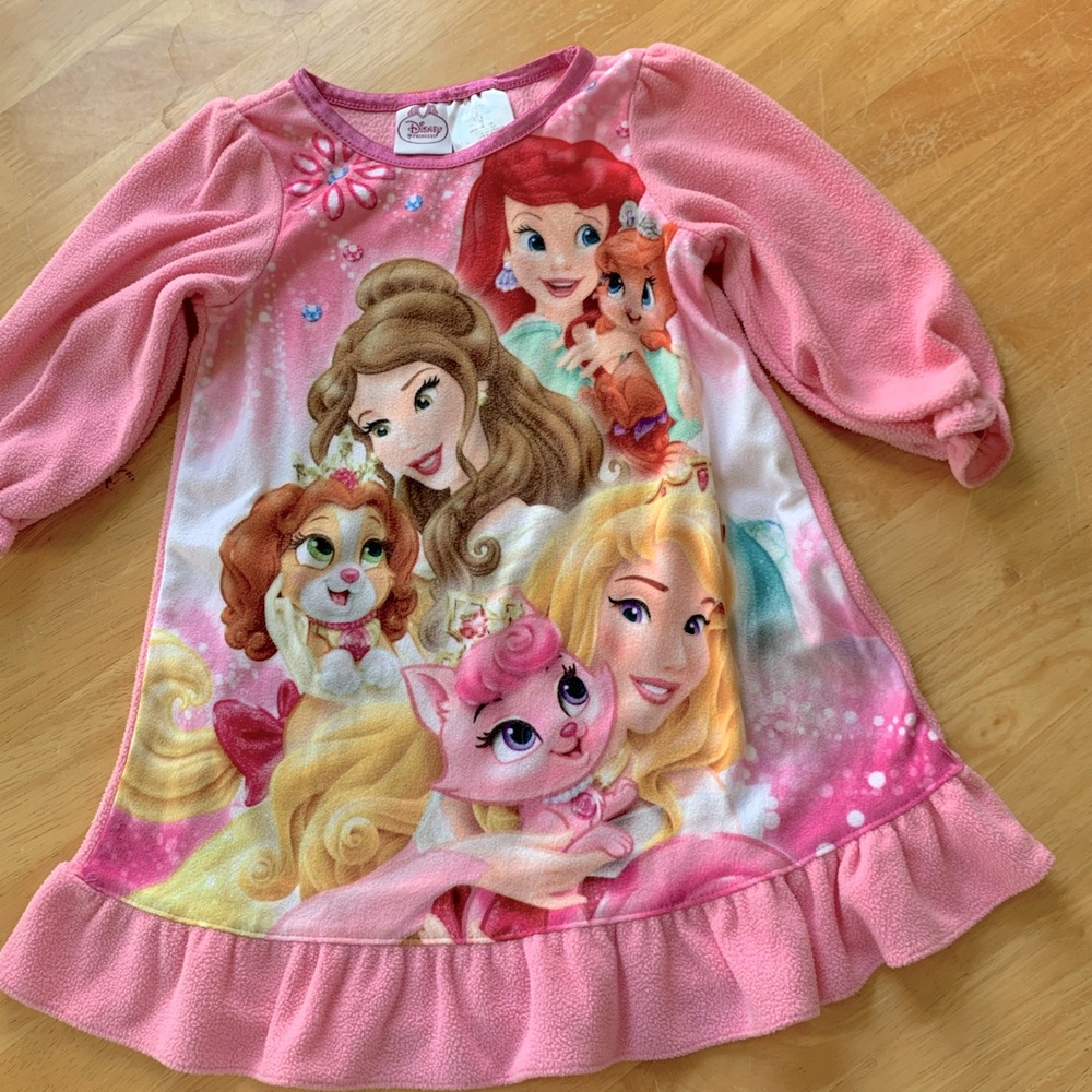 Disney Princess nightgown. 12months, long sleeves, soft lightweight fleece.